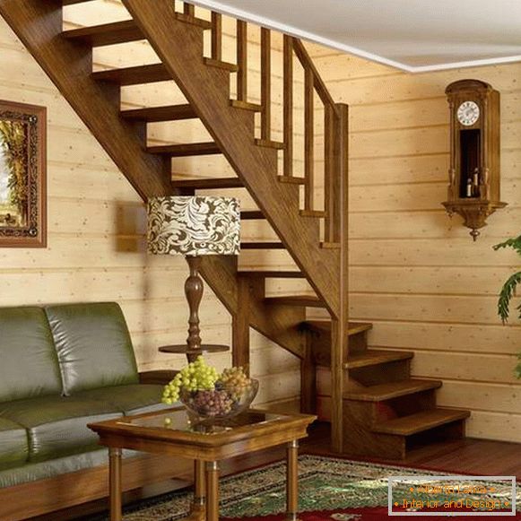 Escalier intermédiaire en bois dans une maison privée - design photo dans un style moderne