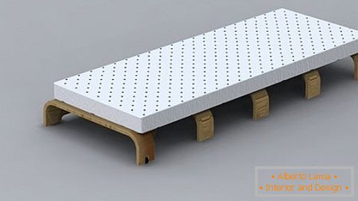 Matelas sur une base en bois