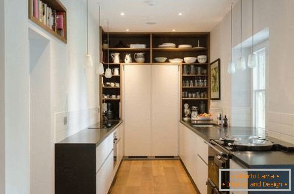 Design à la mode de la cuisine 2018 avec des étagères sous la forme d'un garde-manger