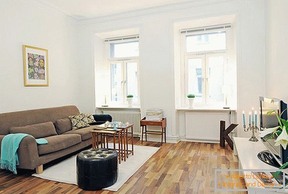 Salon d'un petit appartement en Suède