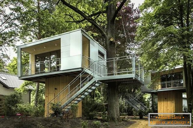 Maison d'arbre insolite от Baumraum