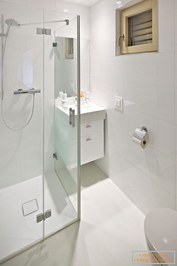 Design de salle de bain dans un petit appartement
