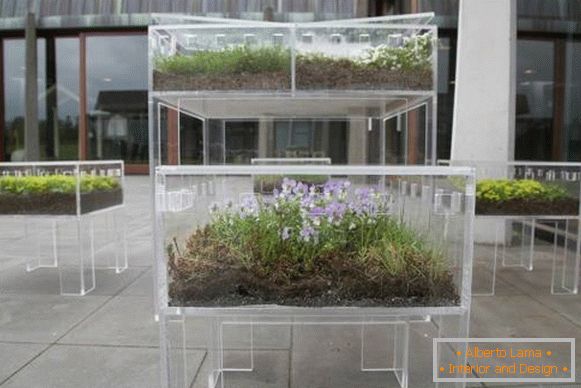 Idée pour une maison avec des meubles transparents