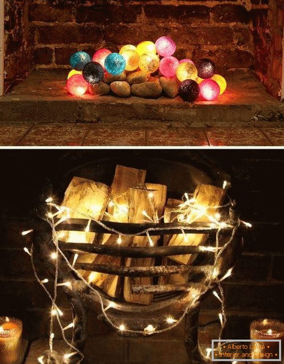 Boules de guirlande LED et ordinaire comme un décor de cheminée