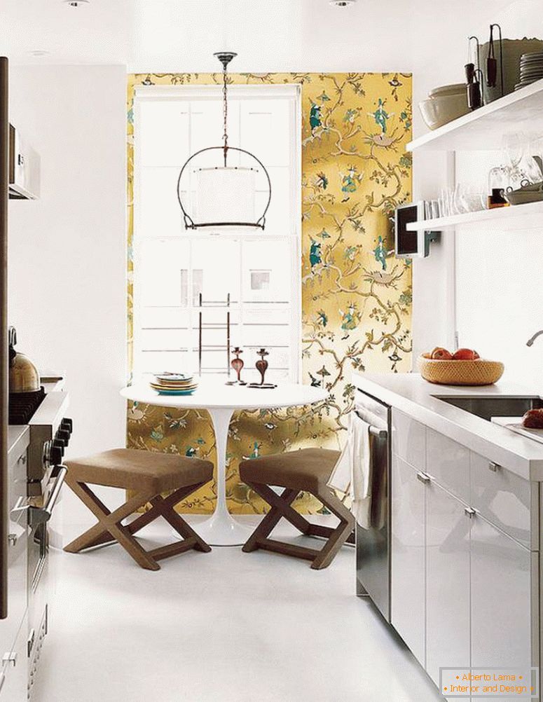 papier peint en or dans la cuisine d'intérieur