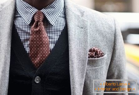 Le choix d'une cravate pour une veste grise
