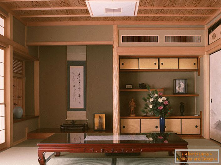 Le style du minimalisme japonais est remarquable pour l'utilisation de matériaux de finition naturels pour l'organisation de l'intérieur. 