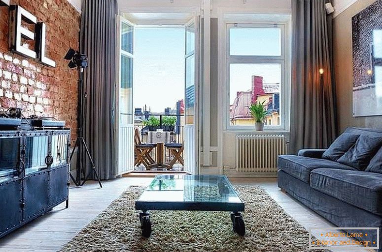 Salon élégant d'un petit appartement en Suède