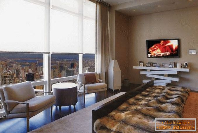 Conception d'une chambre avec fenêtres panoramiques dans un appartement en ville