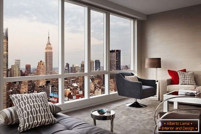 Appartement avec fenêtres panoramiques - photo avec une belle vue sur la ville