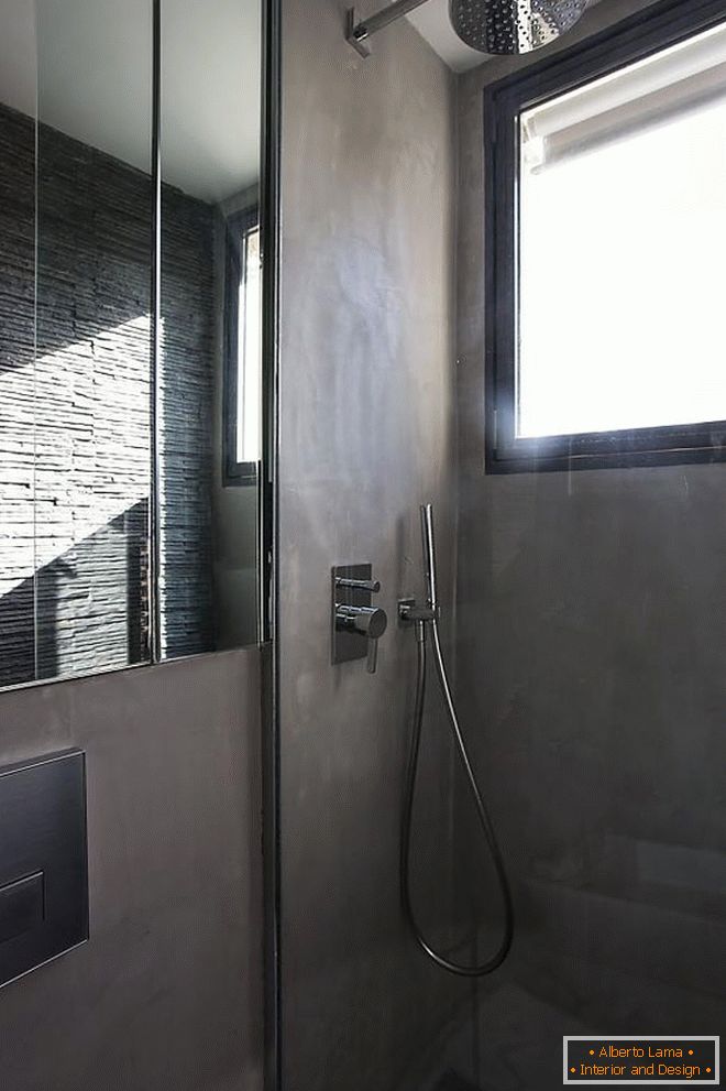 Douche avec mur de verre
