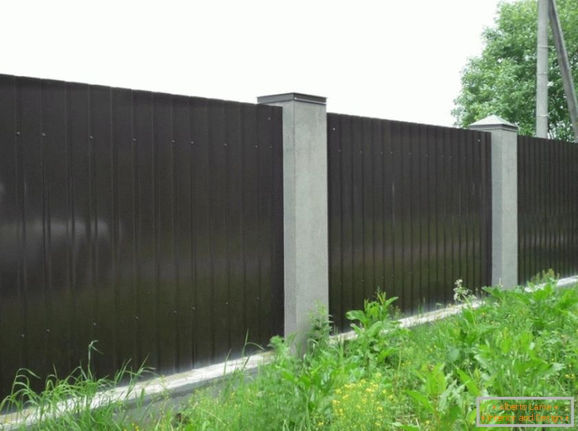 Mur profilé sur la clôture