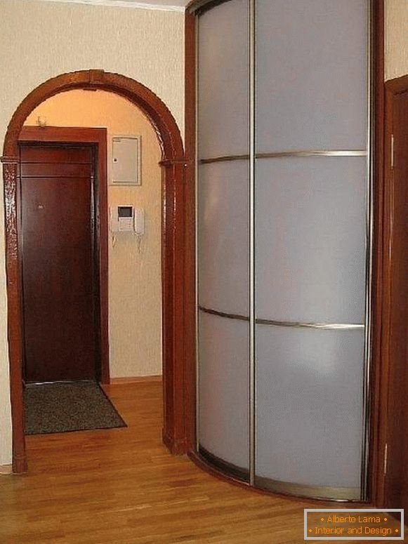 armoire dans le couloir, petite photo 15
