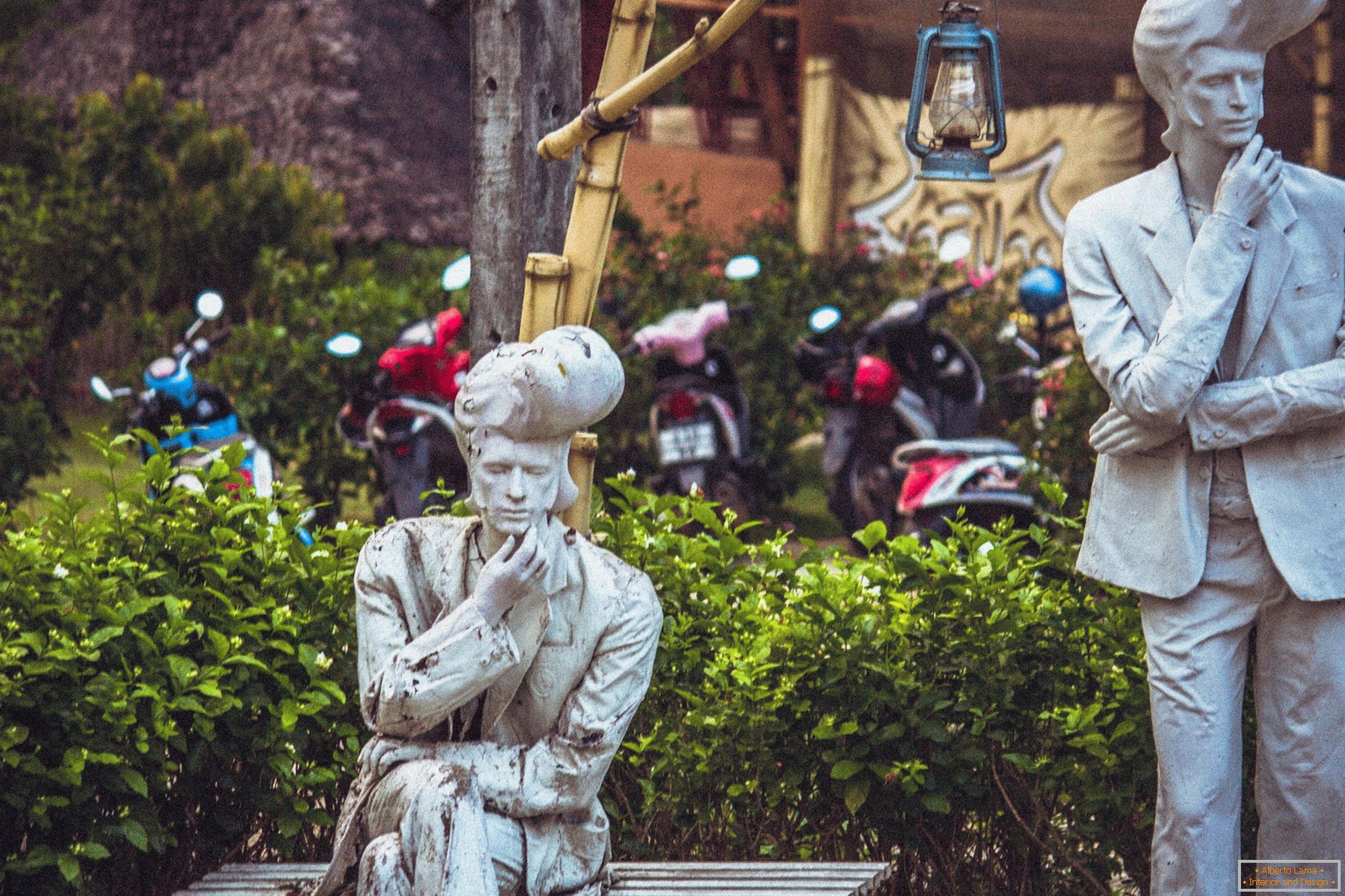 Sculptures d'Elvis dans le village de Thaïlande