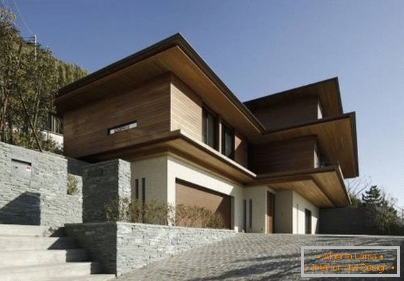 Beau design moderne d'une maison à trois étages