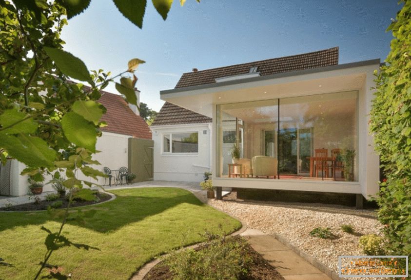 Une maison moderne avec Garden Room Garden de Capital A Architecture