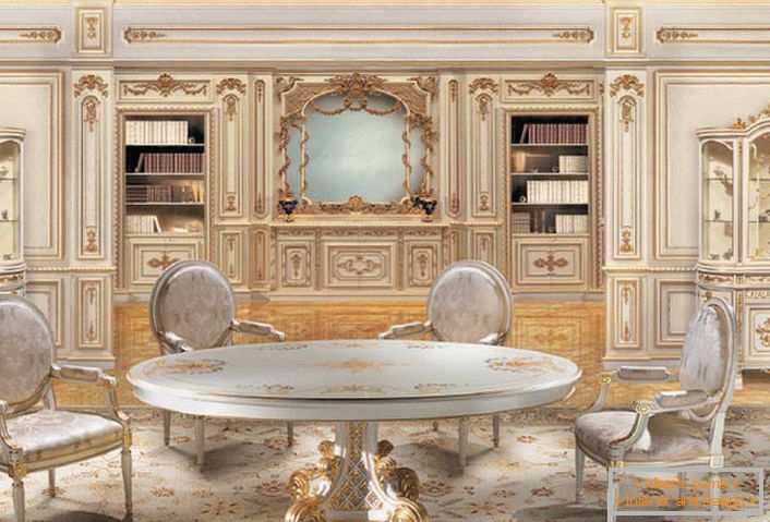 Projet de design dans le style baroque pour un grand salon. Des chaises en bois et une table sont fabriquées dans un style.
