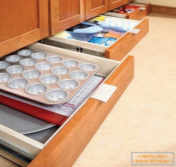 Armoires de cuisine avec tiroirs ci-dessous