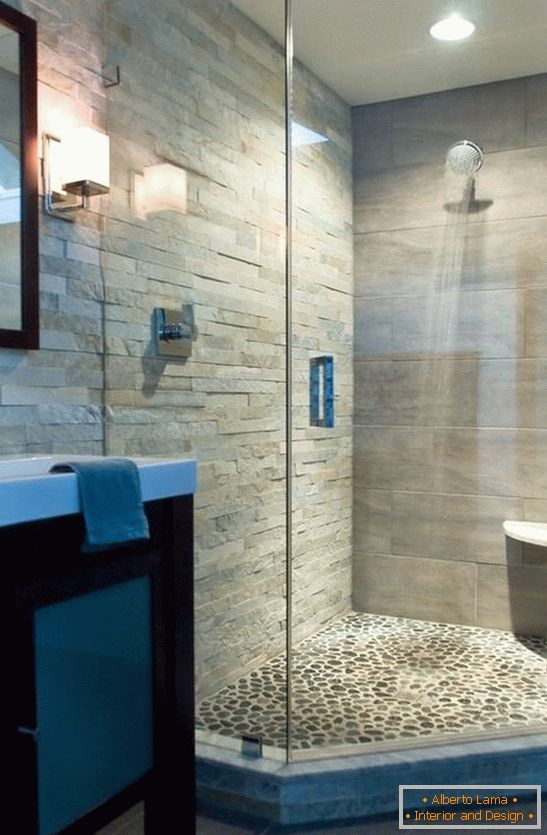 Murs avec cabine de douche en pierre artificielle