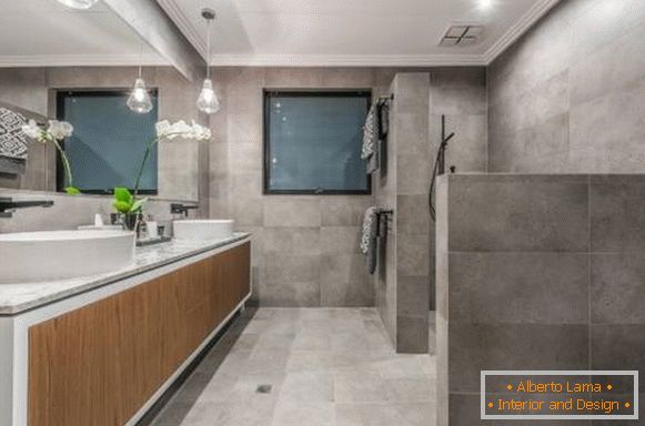 Luxueuse salle de bain moderne de style loft - photos