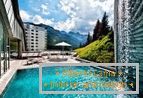 Magnifique Grand Hôtel Tschuggen dans les Alpes Suisses