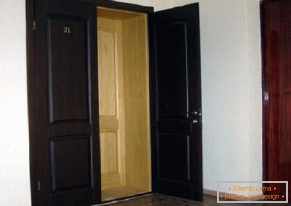 portes d'entrée en bois pour appartements, photo 31