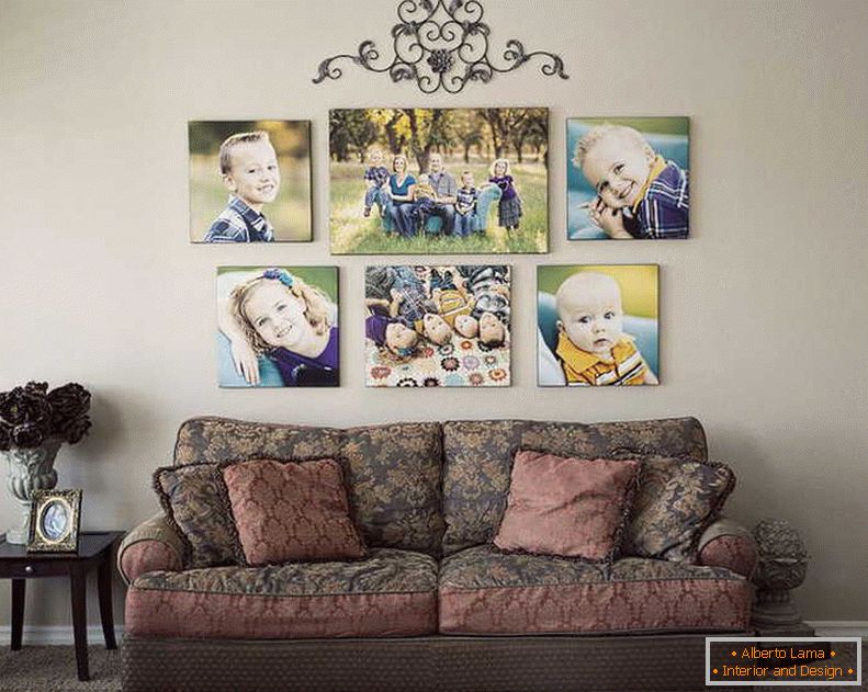 Photos de famille на стене в интерьере