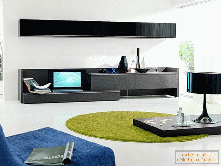 Les meubles dans le style du minimalisme ont des formes géométriques laconiques. Un design élégant et discret se distingue par le manque d'accessoires. 
