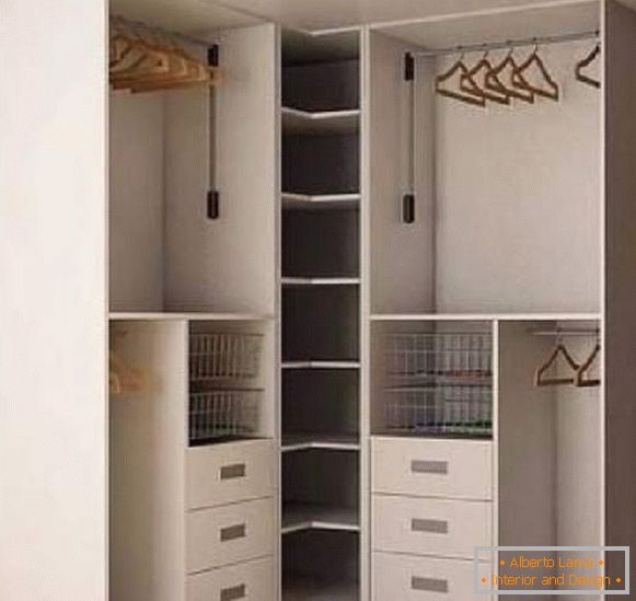 compartiment d'armoire intégré dans le couloir avec leurs propres mains, photo 35