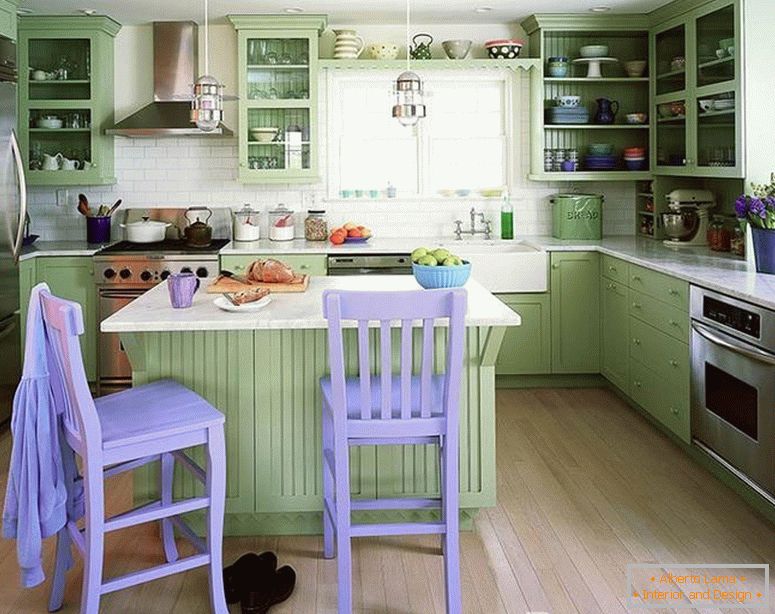La combinaison de vert et de violet dans la cuisine