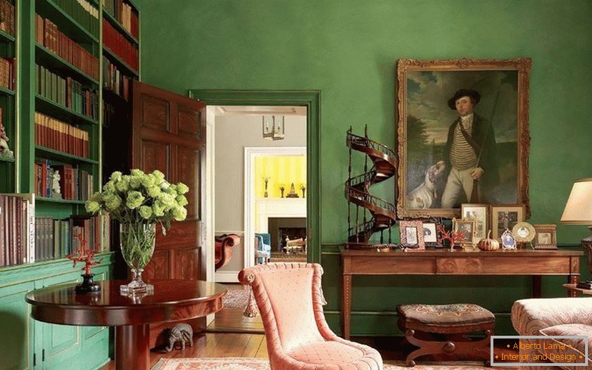Décoration de la chambreы с зелеными обоями в классическом стиле