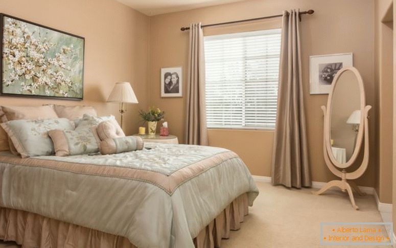 Miroir dans la chambre - exemples de photos d'hébergement à