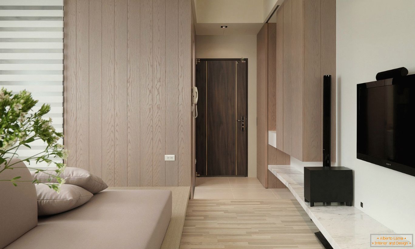 Décoration en bois à l'intérieur d'un petit appartement d'une pièce